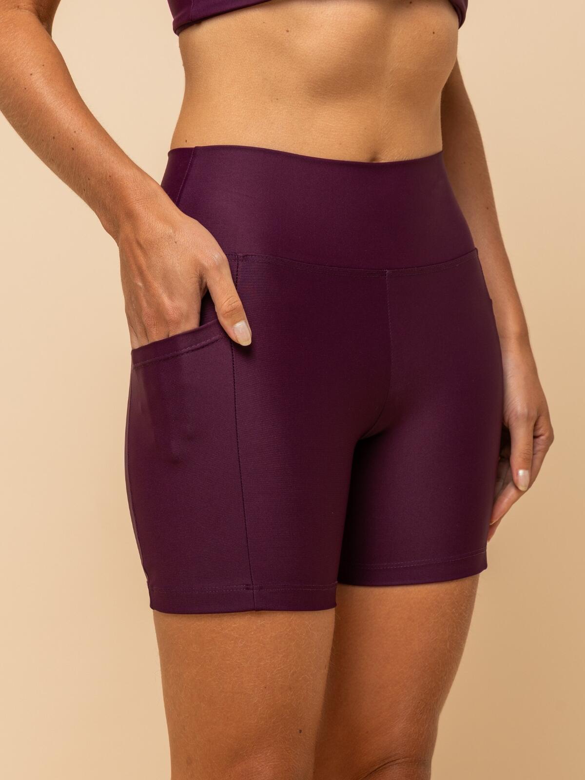 High-Waist Burgundy Shorts – Compression & Pocket